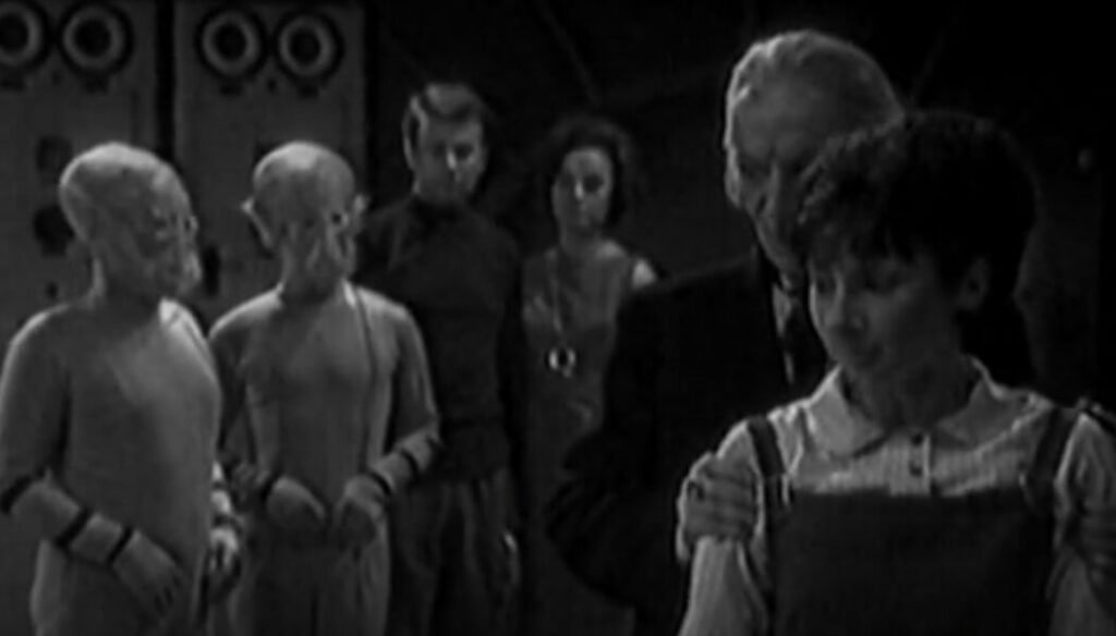 The Doctor argues with Susan while two Sensorites, Ian and Barbara look on