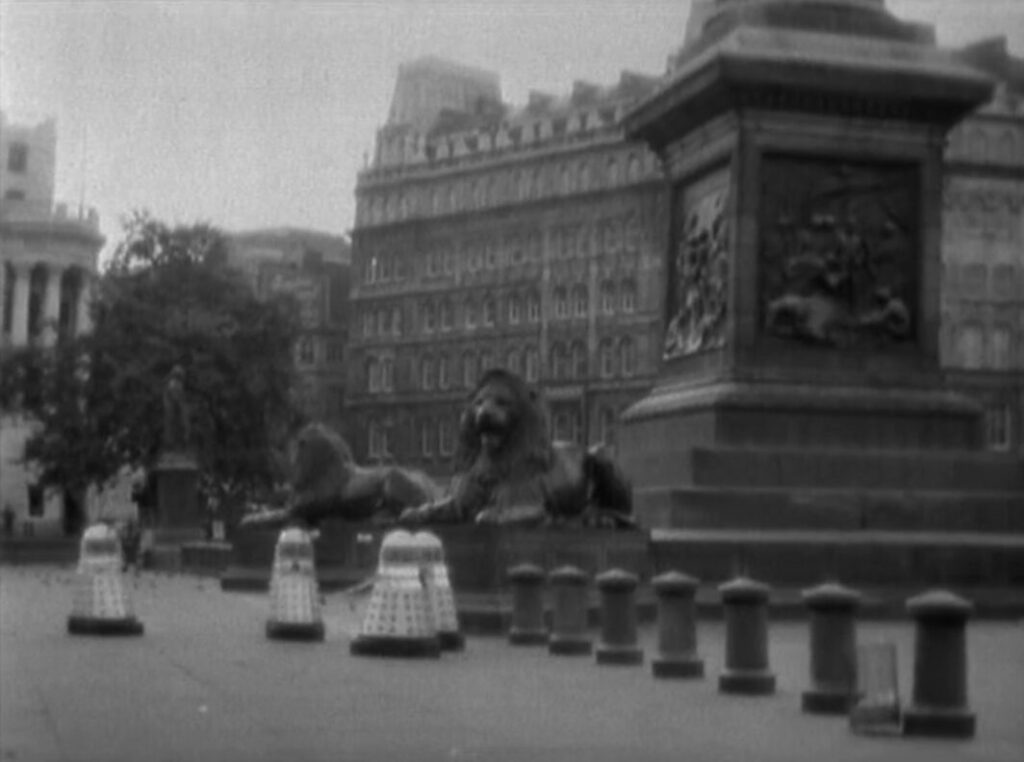The Daleks do the London sights